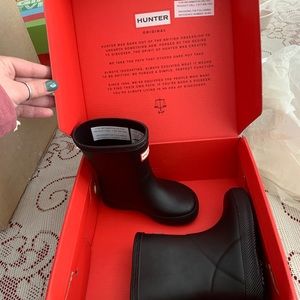 toddler size hunter rain boots